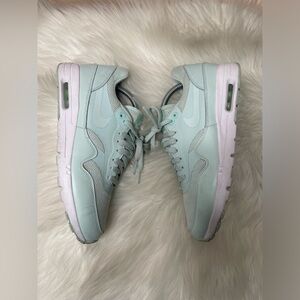 Nike Air Max 1 Ultra Essentials Fiberglass 704993-302 Womens Shoes Size 9